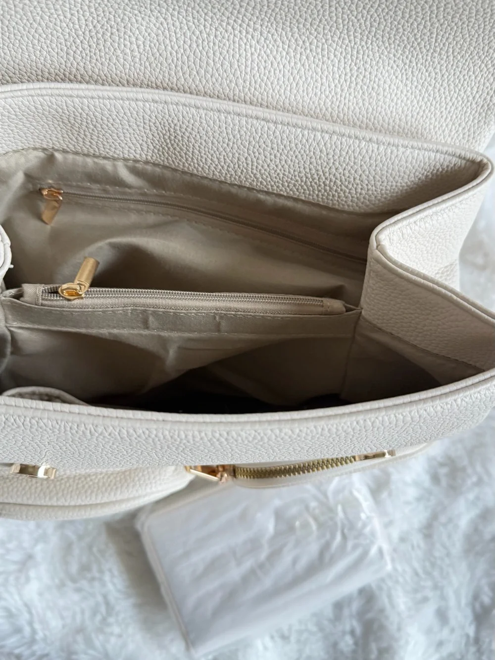 NWT 3 in 1 Cream Pebbled Vegan. Leather Convertible Backpack & Wallet Set.